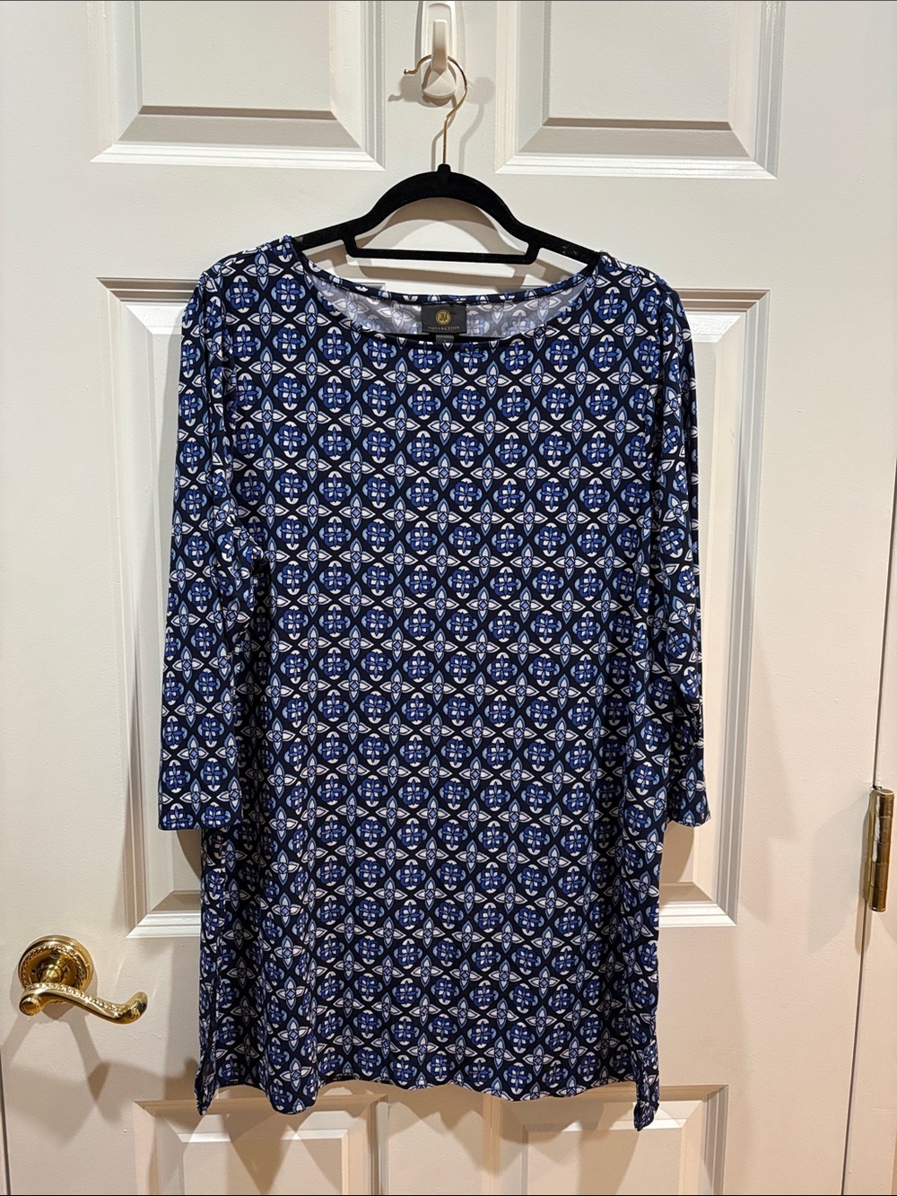 🏡 JM Collection Geometric Pattern 3/4 Sleeve Blouse - Blue & White - Size L - Picture 3 of 10